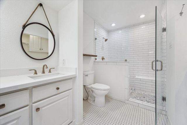 2820 Rice Boulevard, West University Place, TX 77005