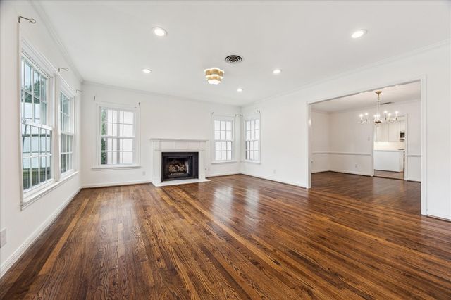 2820 Rice Boulevard, West University Place, TX 77005