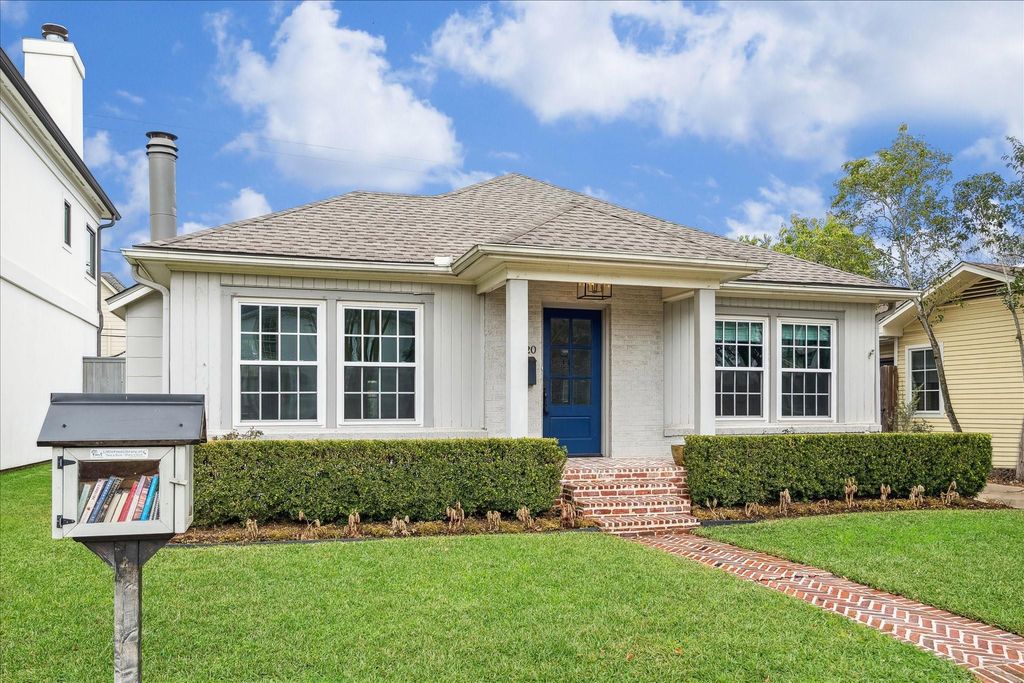 2820 Rice Boulevard, West University Place, TX 77005