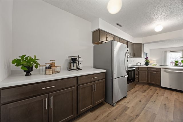 25 Lincoln Ave 15, Iowa City, IA 52246