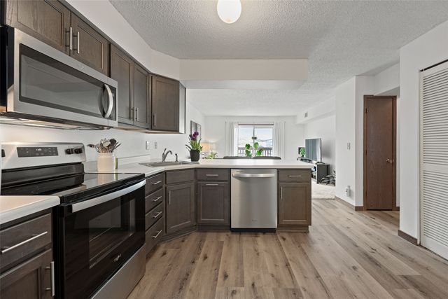 25 Lincoln Ave 15, Iowa City, IA 52246