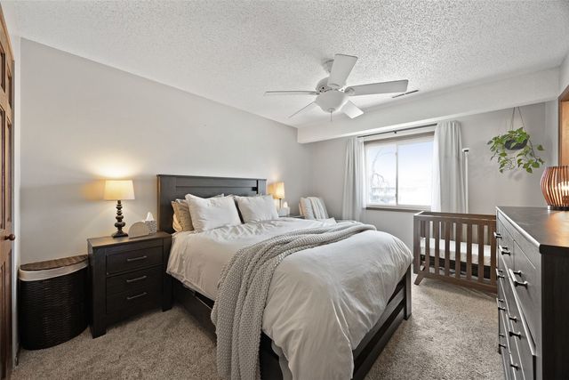 25 Lincoln Ave 15, Iowa City, IA 52246