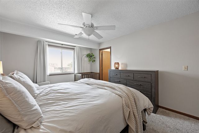 25 Lincoln Ave 15, Iowa City, IA 52246