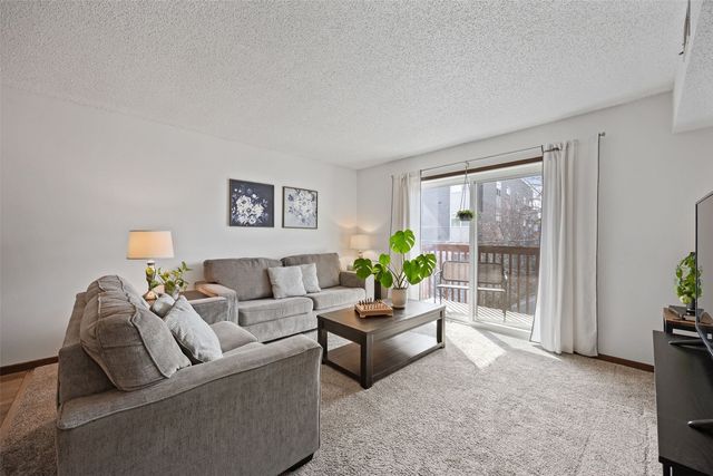 25 Lincoln Ave 15, Iowa City, IA 52246