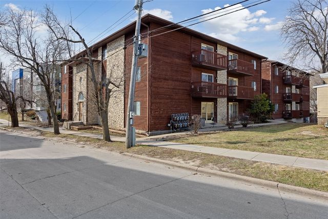 25 Lincoln Ave 15, Iowa City, IA 52246