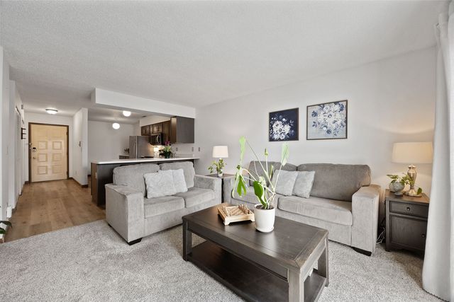 25 Lincoln Ave 15, Iowa City, IA 52246