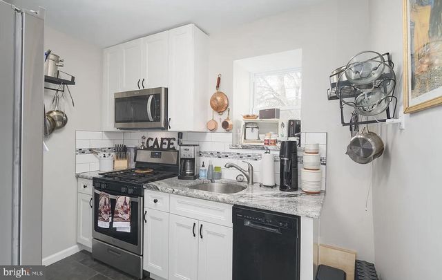 230 HERMITAGE ST, Philadelphia, PA 19127