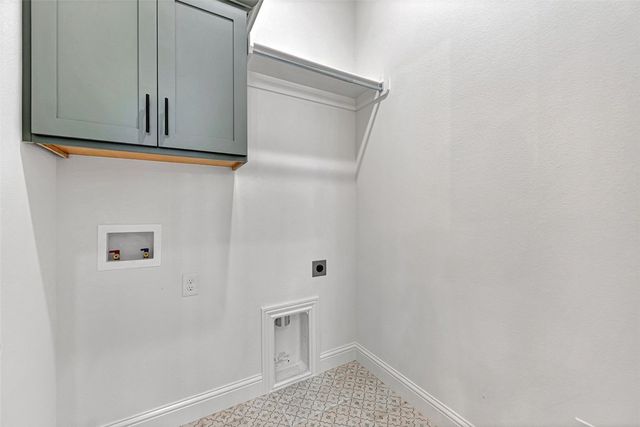 3005 S 14th Street, Rogers, AR 72758