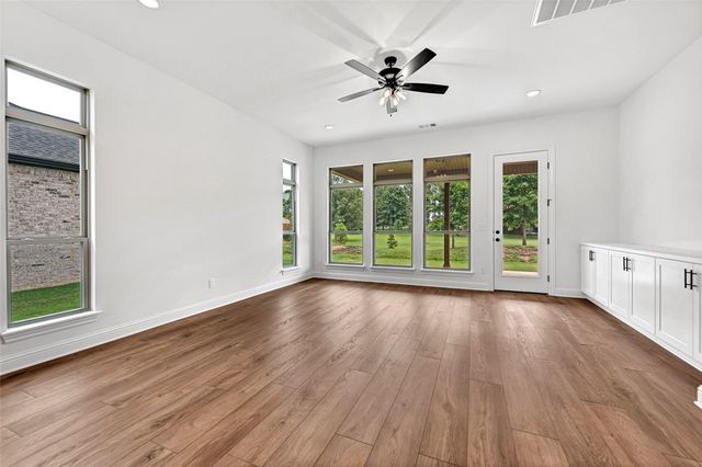 3005 S 14th Street, Rogers, AR 72758