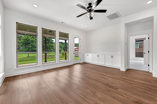 3005 S 14th Street, Rogers, AR 72758