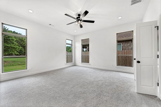 3005 S 14th Street, Rogers, AR 72758