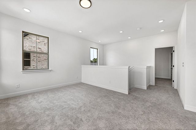 3005 S 14th Street, Rogers, AR 72758