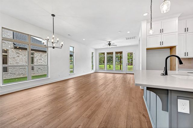 3005 S 14th Street, Rogers, AR 72758