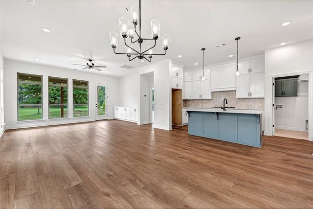 3005 S 14th Street, Rogers, AR 72758