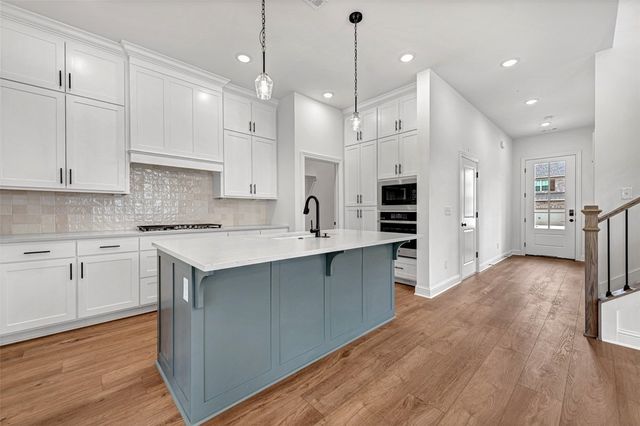 3005 S 14th Street, Rogers, AR 72758