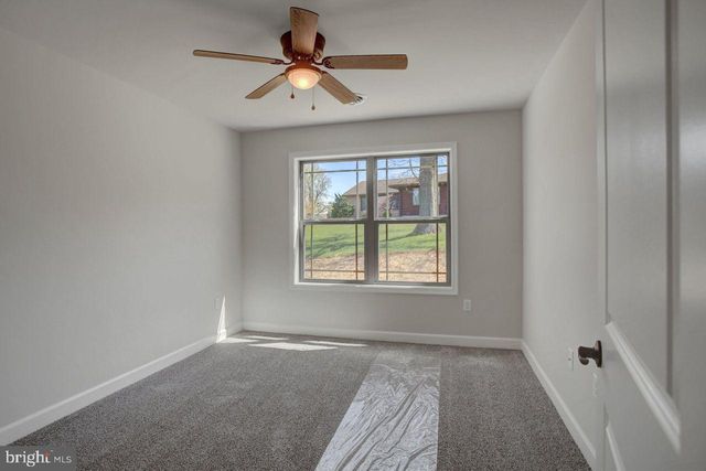 6342 PENN NATIONAL DR, Fayetteville, PA 17222