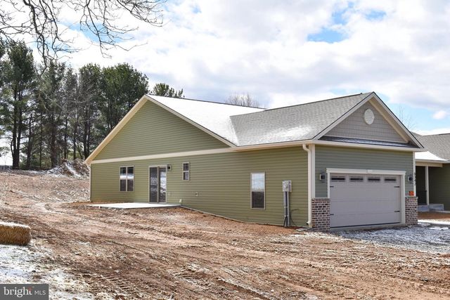 6342 PENN NATIONAL DR, Fayetteville, PA 17222