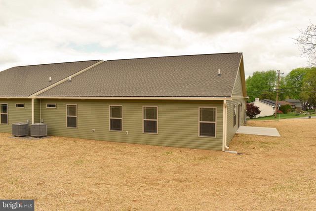 6342 PENN NATIONAL DR, Fayetteville, PA 17222