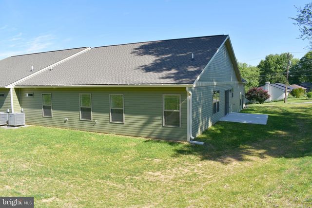 6342 PENN NATIONAL DR, Fayetteville, PA 17222
