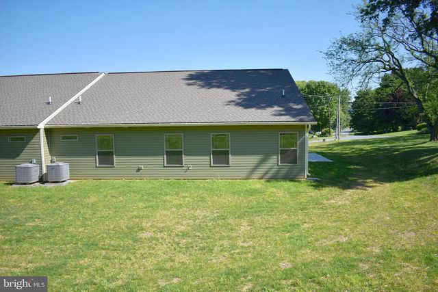 6342 PENN NATIONAL DR, Fayetteville, PA 17222