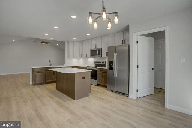 6342 PENN NATIONAL DR, Fayetteville, PA 17222