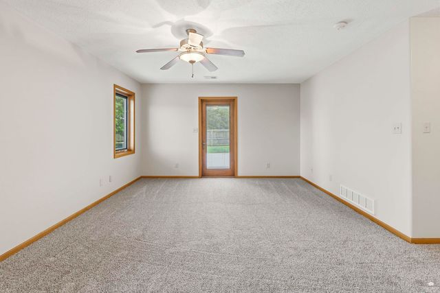 3807 Fox Ridge Drive, Manhattan, KS 66502