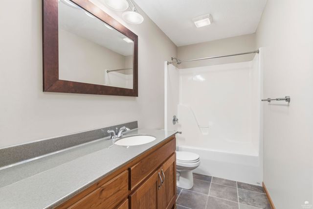 3807 Fox Ridge Drive, Manhattan, KS 66502