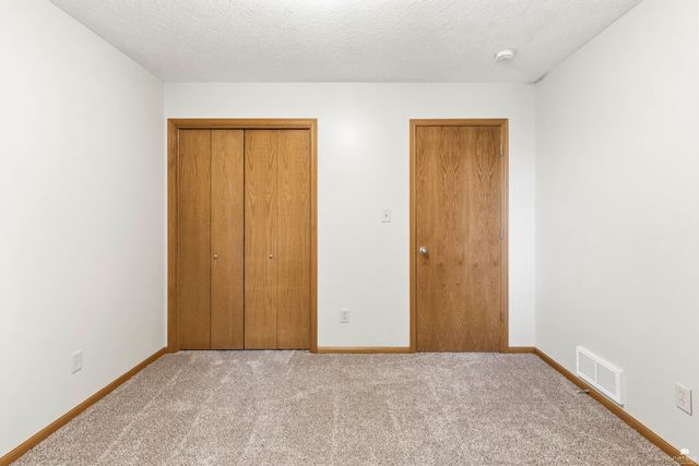 3807 Fox Ridge Drive, Manhattan, KS 66502