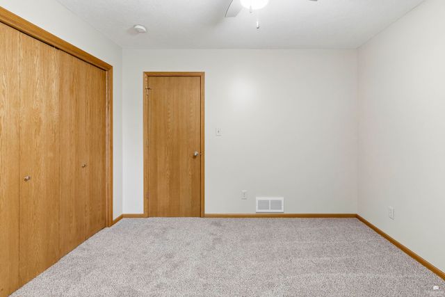 3807 Fox Ridge Drive, Manhattan, KS 66502