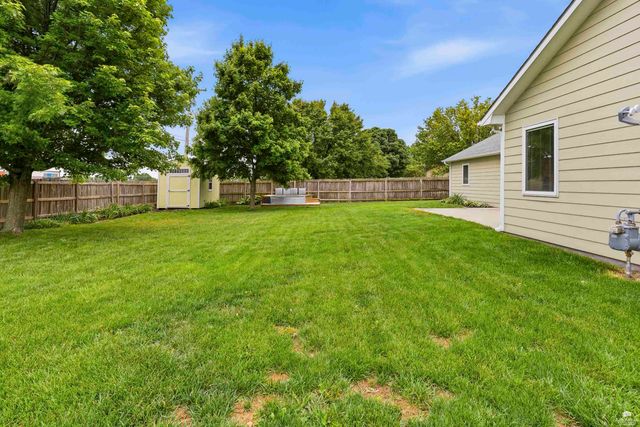 3807 Fox Ridge Drive, Manhattan, KS 66502