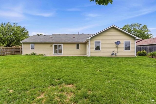 3807 Fox Ridge Drive, Manhattan, KS 66502