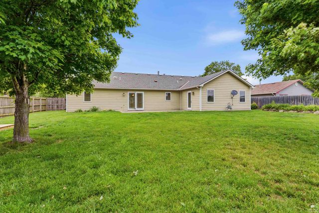 3807 Fox Ridge Drive, Manhattan, KS 66502