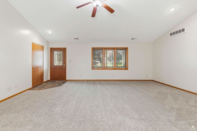 3807 Fox Ridge Drive, Manhattan, KS 66502