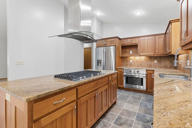 3807 Fox Ridge Drive, Manhattan, KS 66502