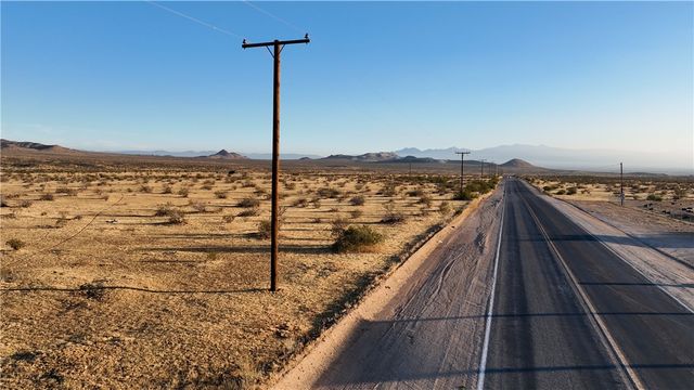 4 Stoddard Wells Road, Apple Valley, CA 92307
