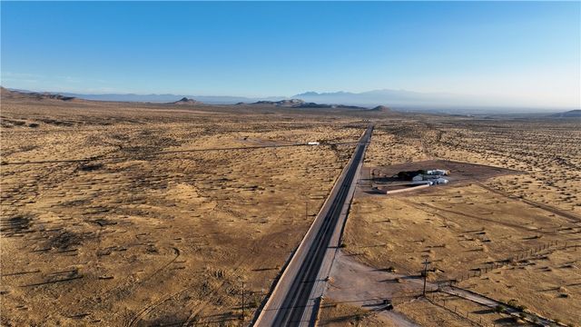 4 Stoddard Wells Road, Apple Valley, CA 92307