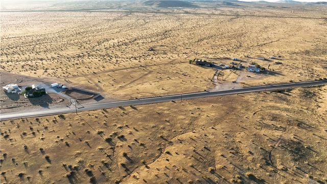 4 Stoddard Wells Road, Apple Valley, CA 92307