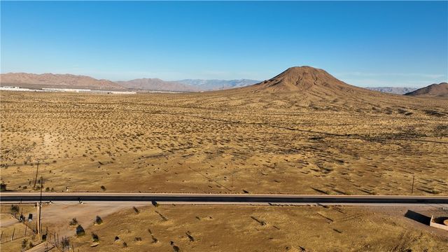 4 Stoddard Wells Road, Apple Valley, CA 92307
