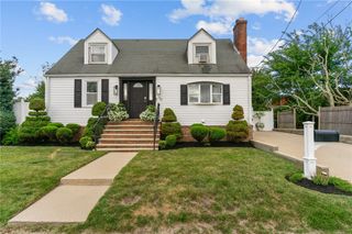 70 Palm Boulevard, Warwick, RI 02888