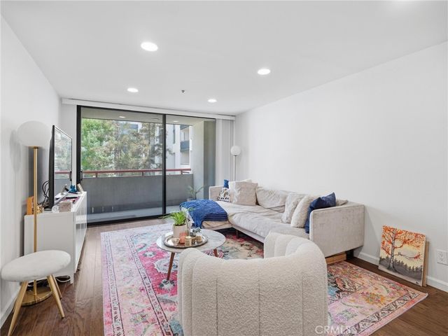 222 S Central Avenue 200, Los Angeles, CA 90012