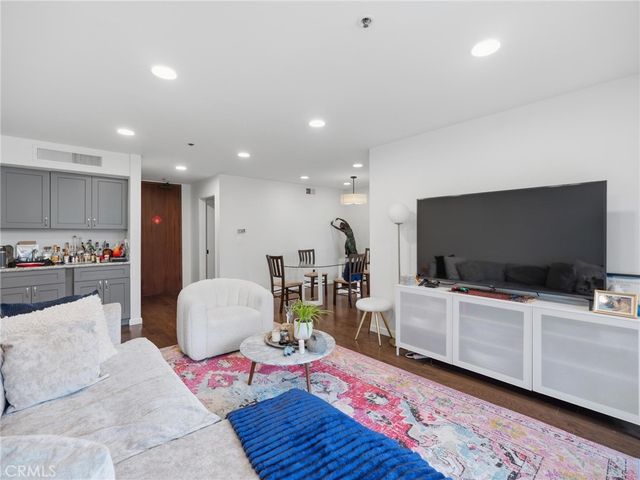 222 S Central Avenue 200, Los Angeles, CA 90012