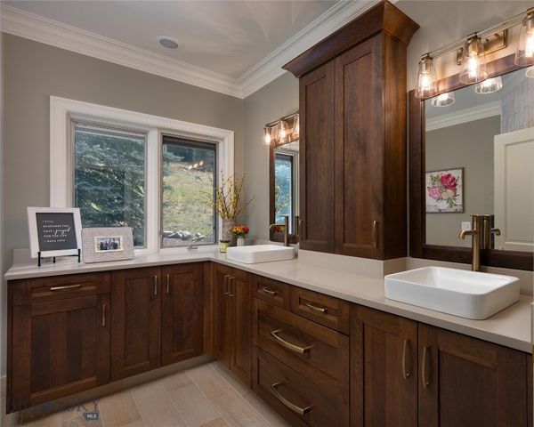 250 Pete's Way, Gallatin Gateway, MT 59730