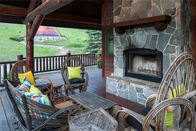 250 Pete's Way, Gallatin Gateway, MT 59730