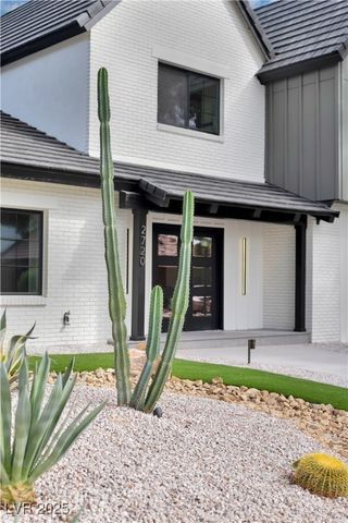 2720 Tioga Pines Circle, Las Vegas, NV 89117