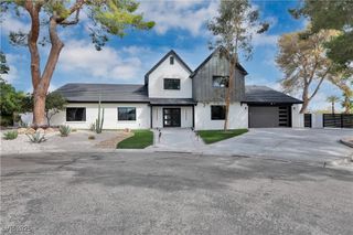 2720 Tioga Pines Circle, Las Vegas, NV 89117