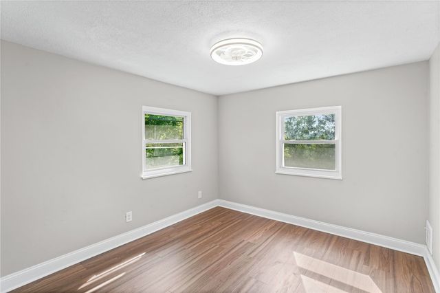 617 Argonne Blvd, Ellwood City, PA 16117