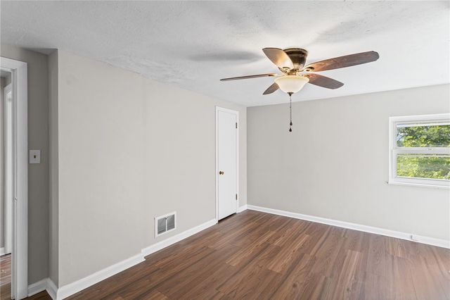 617 Argonne Blvd, Ellwood City, PA 16117