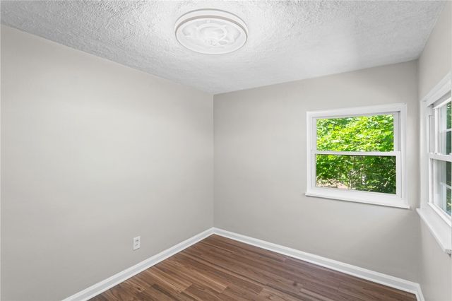 617 Argonne Blvd, Ellwood City, PA 16117