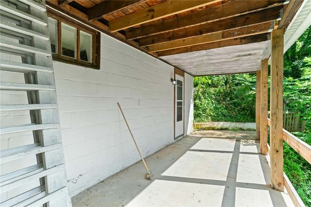 617 Argonne Blvd, Ellwood City, PA 16117