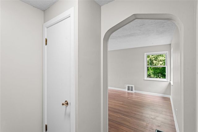 617 Argonne Blvd, Ellwood City, PA 16117